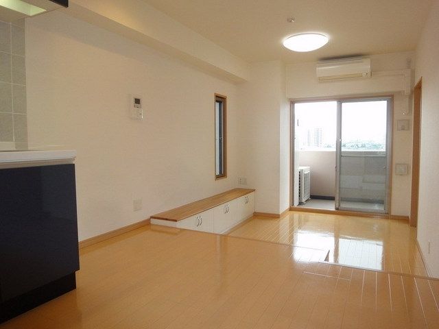 居室・リビング　エアコン　居室照明