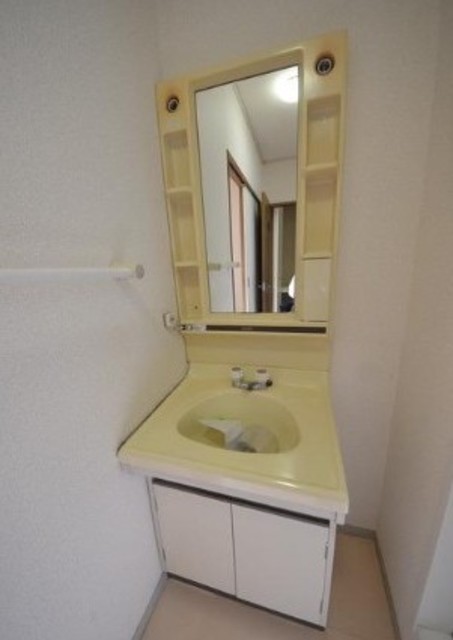 洗面設備　別部屋参考写真。