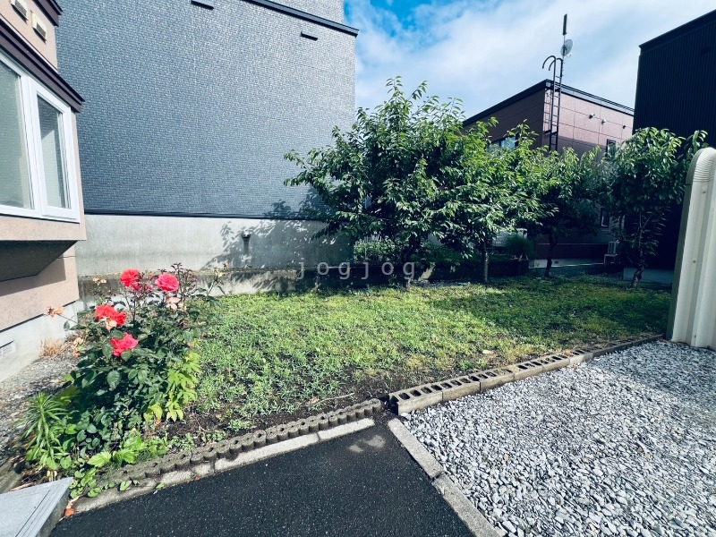 庭　広く素敵な庭付きです。