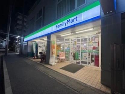 コンビニ　ファミリーマート 宮崎二丁目店（コンビニ）まで67m