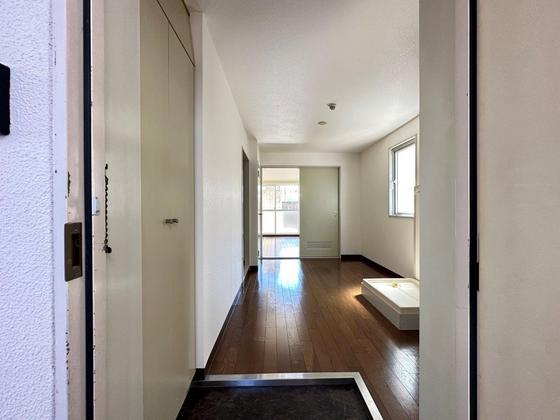 玄関　※別部屋の写真です