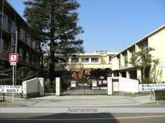 中学校　茨木市立養精中学校（中学校）まで1466m