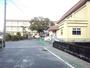 小学校　八女市立岡山小学校（小学校）まで1024m