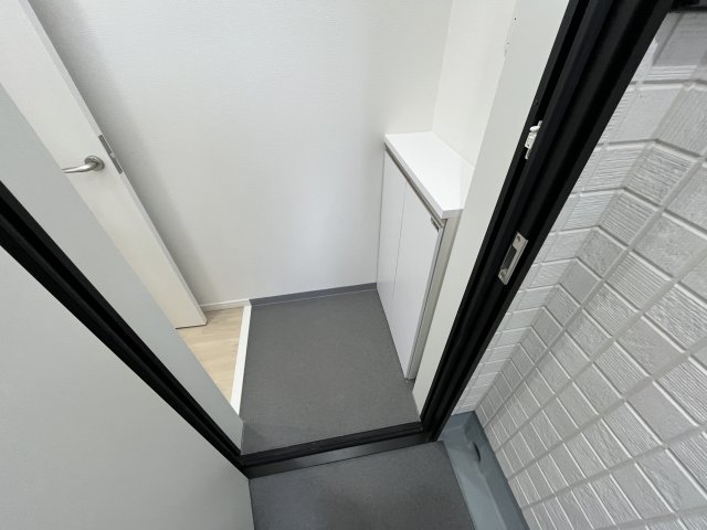 BASE三ツ沢下町の玄関写真