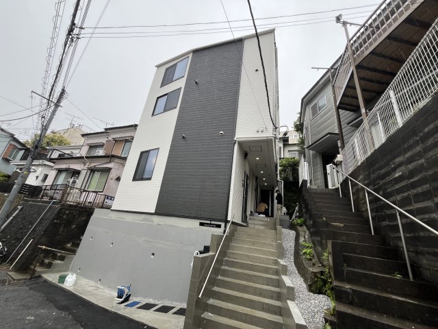 BASE三ツ沢下町の外観写真