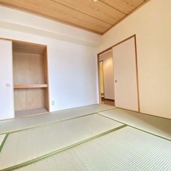 収納　※写真は同じマンションの違う部屋のものになります。