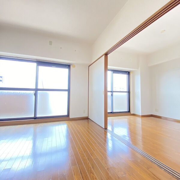 居室・リビング　※写真は同じマンションの違う部屋のものになります。