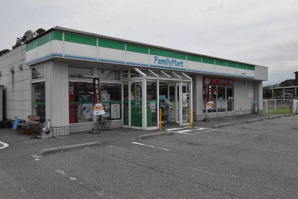 コンビニ　ファミリーマート魚津吉島店（コンビニ）まで850m