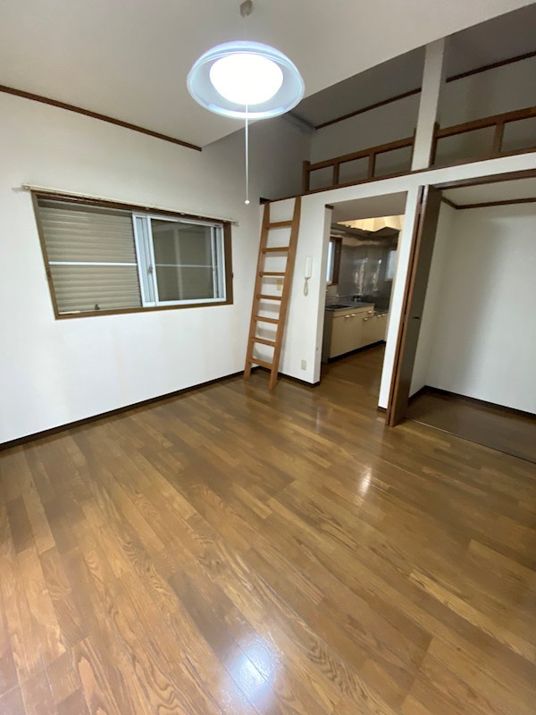 ハイツフジシンの居間写真