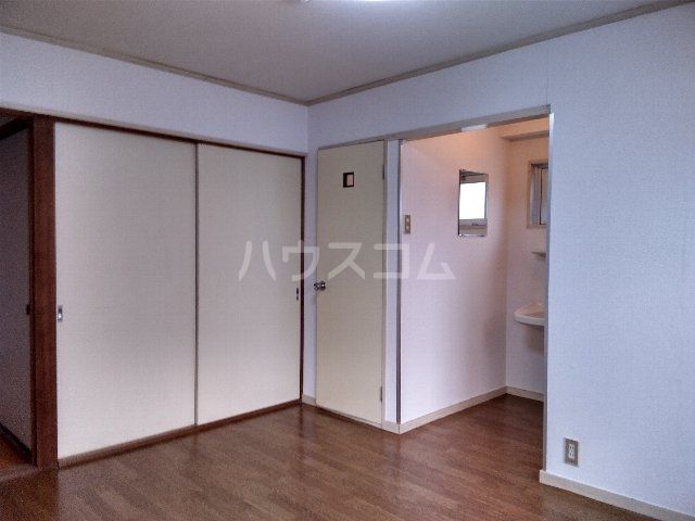 コープ草薙の居間写真