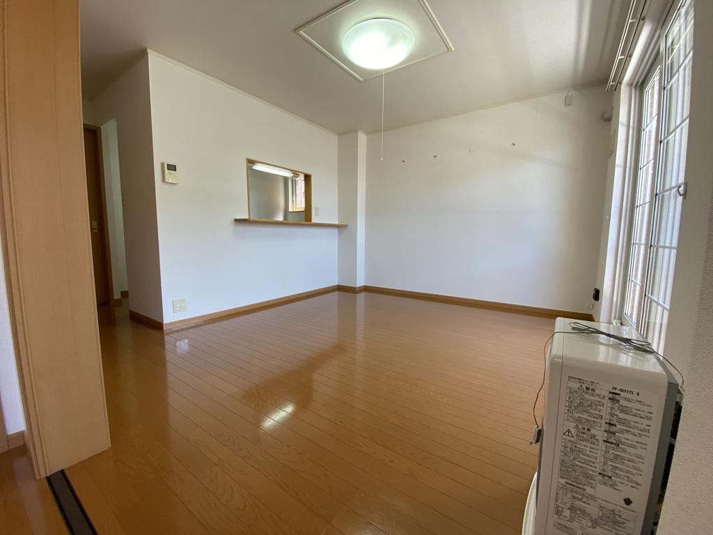 滝川市泉町2LDKアパートC棟の居間写真