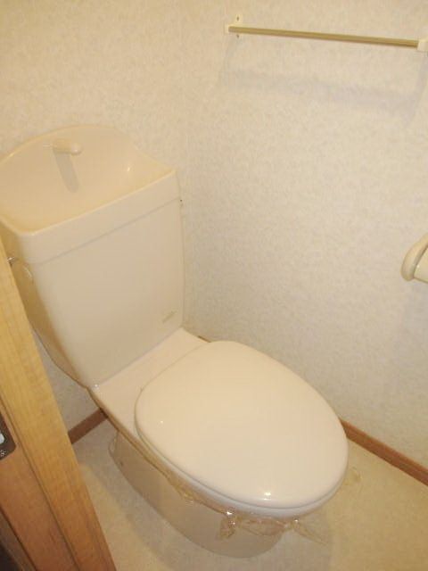 ＪＲ埼京線 戸田駅 徒歩10分 5階建 築25年のトイレ写真