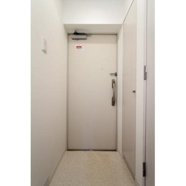 玄関　※写真は同タイプ住戸です。
