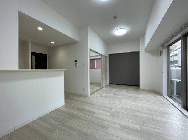 デレクト・ビュー上町台の居間写真