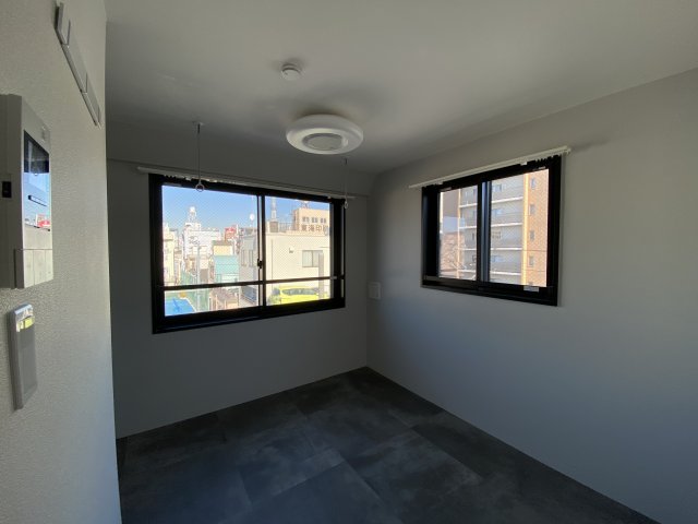 Luxe residence菊川の居間写真