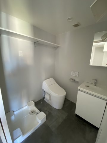 Luxe residence菊川のトイレ写真
