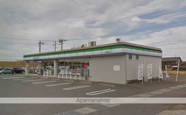 コンビニ　ファミリーマート（コンビニ）まで511m