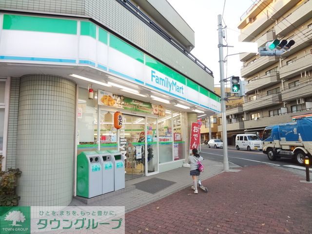 コンビニ　ファミリーマートかねひろ梶ケ谷店（コンビニ）まで610m