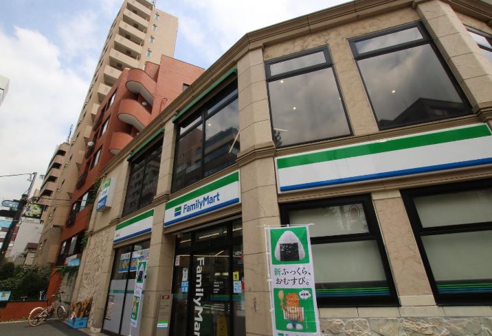 コンビニ　ファミリーマート 元麻布店（コンビニ）まで264m