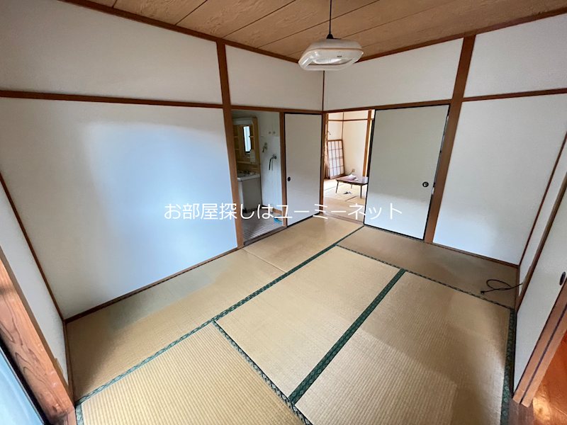 新納住宅の居間写真