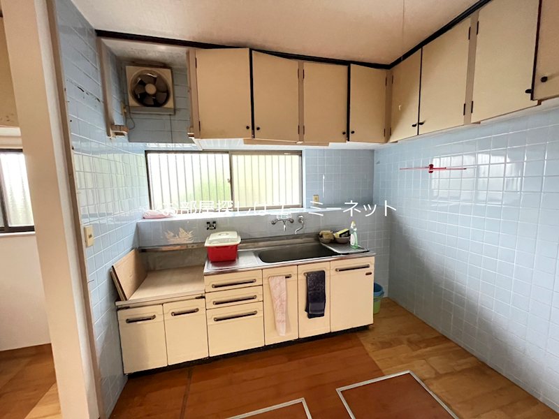 新納住宅のキッチン写真