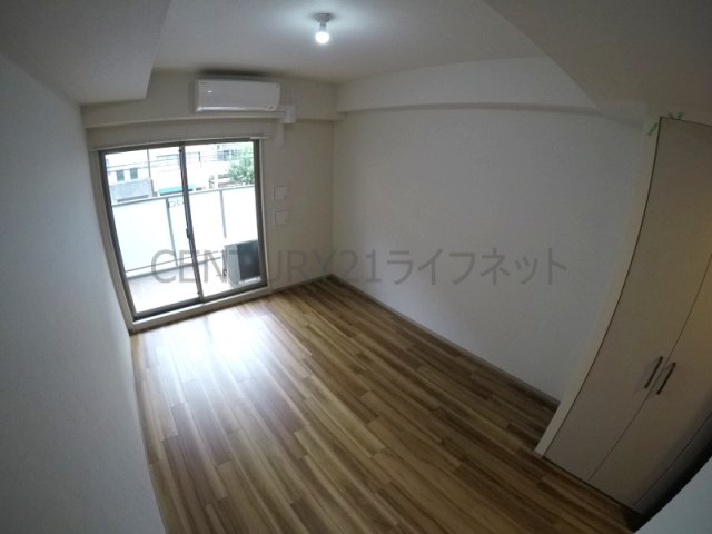 コンフォリアリヴ新大阪Qの居間写真