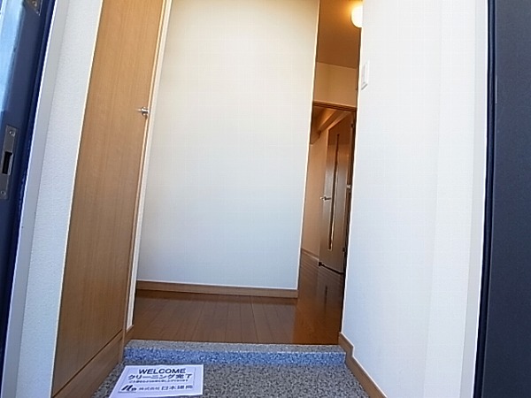 クレール柏の玄関写真