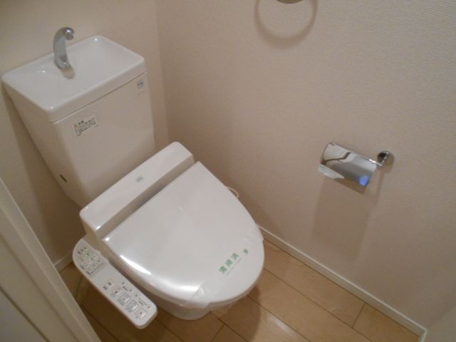 プリモ・レガーロ西京極のトイレ写真