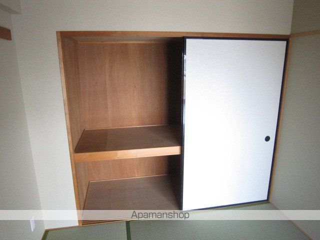 ラジョーヌの内装写真