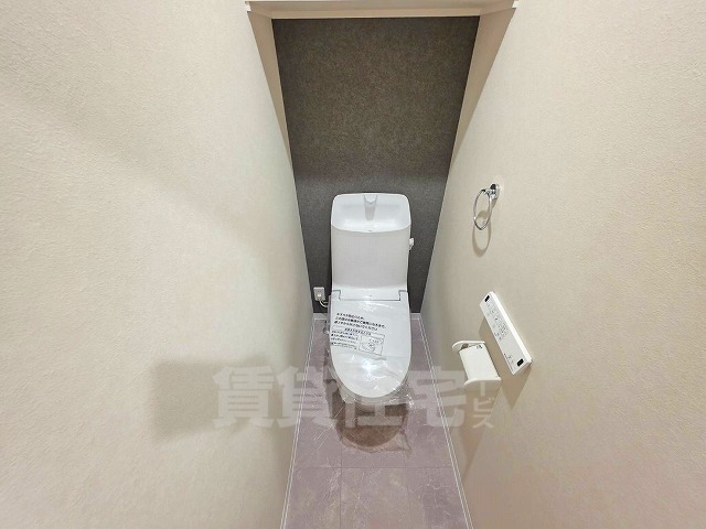 近鉄奈良線 若江岩田駅 徒歩15分 3階建 築1年のトイレ写真