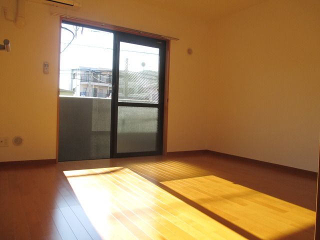 居室・リビング　★日当りの良いお部屋です★
