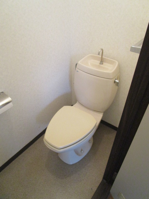 【高槻市出丸町のアパートのトイレ】