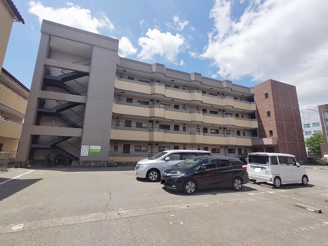 芳斉プラザ114の外観写真