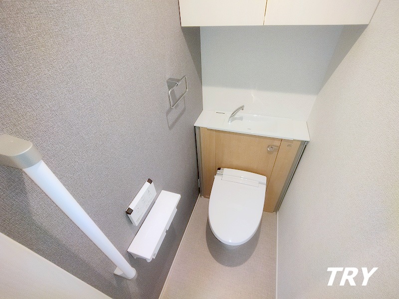 トイレ　温水洗浄便座付き