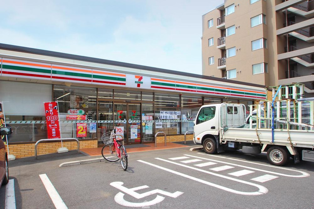 コンビニ　セブンイレブン世田谷千歳台2丁目店（コンビニ）まで251m