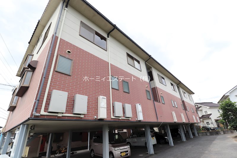 建物外観　メゾネットタイプアパート！