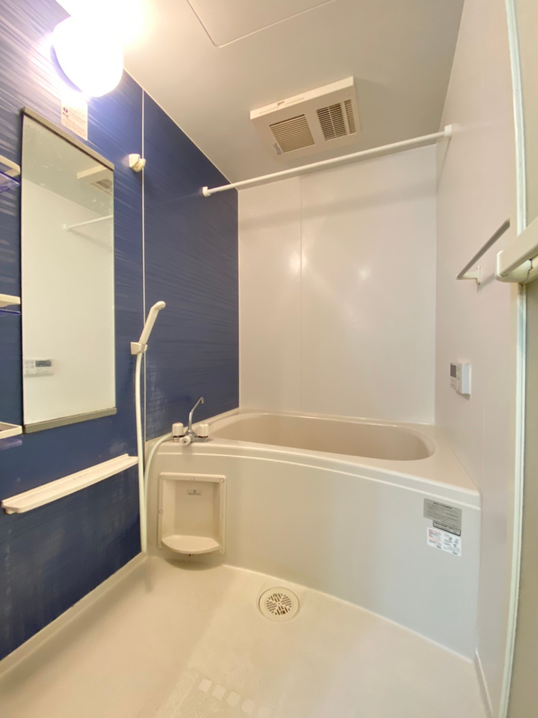 バス・シャワールーム　同建物別号室