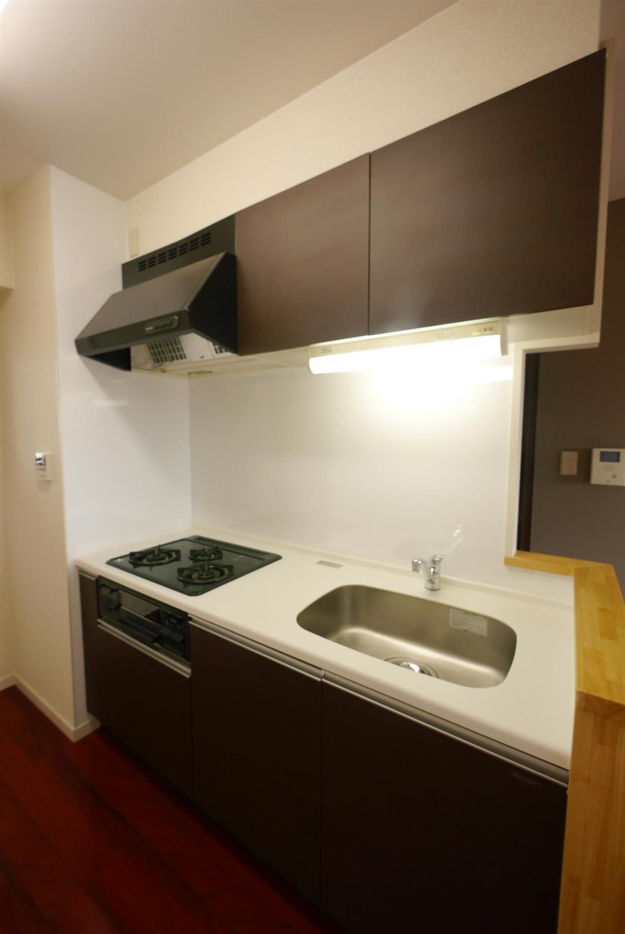 キッチン　3口グリル付きシステムキッチン