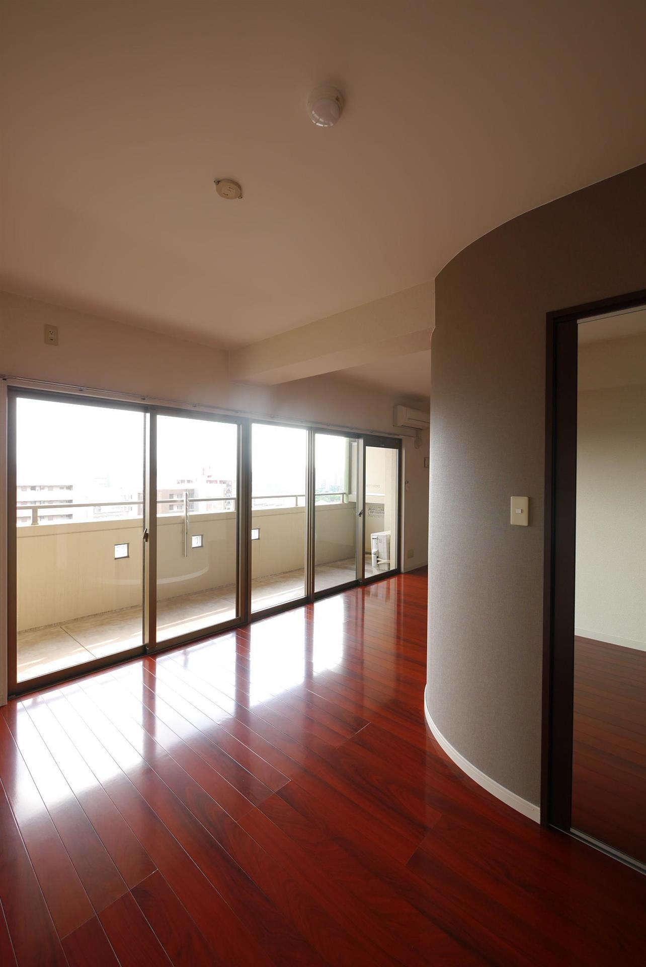 居室・リビング　広々使える洋室