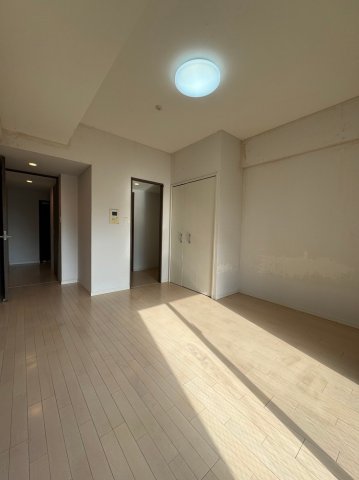 【神戸市兵庫区新開地のマンションの居室・リビング】