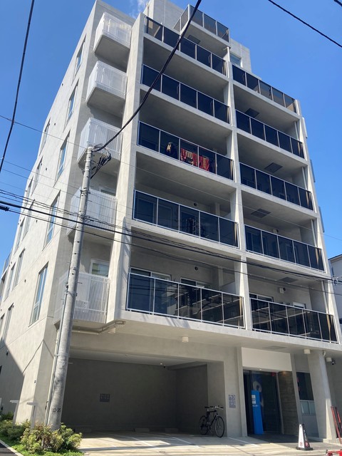 新宿区新小川町のマンションの建物外観