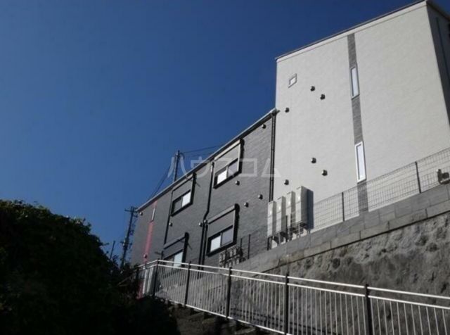 神奈川県横浜市神奈川区旭ケ丘（アパート）の賃貸物件の外観