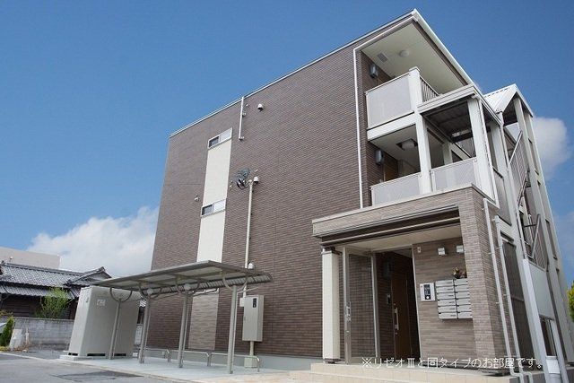 船橋市滝台のアパートの建物外観