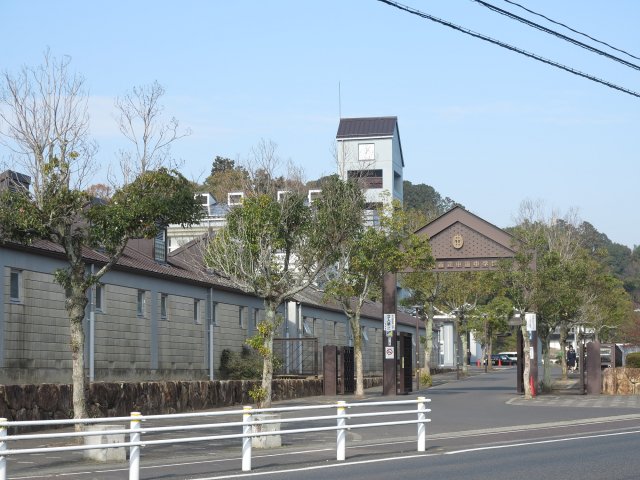 【津山市志戸部のアパートの中学校】