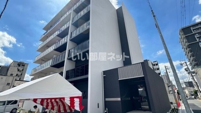 名古屋市中村区亀島のマンションの建物外観