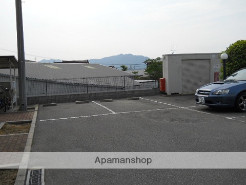 駐車場　エントランス