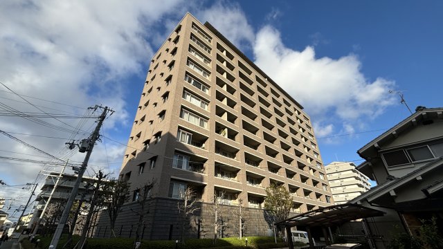 FUJIYAMA FLATSの建物外観