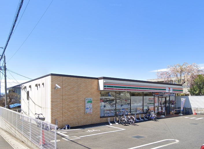 コンビニ　セブンイレブンさいたま大戸3丁目店（コンビニ）まで292m