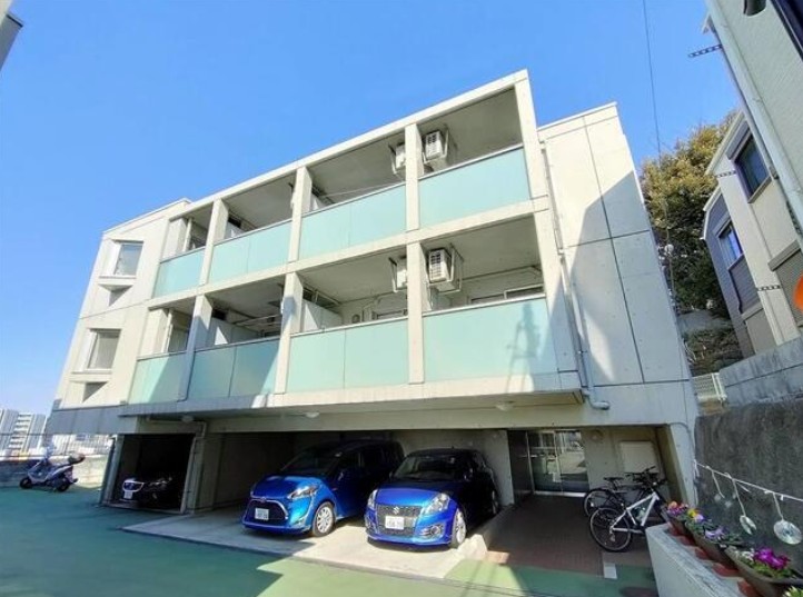 建物外観　コンクリート打ちっ放しの外観