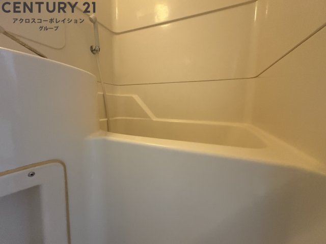 バス・シャワールーム　シンプルなユニットバス